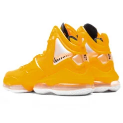 Nike Lebron 19 - University Gold/Black -Feature Clothing 20220620 Nike LeBron 19 UNIVERSITY GOLD BLACK CZ0203 700 06 20 22 Feature JORDAN 3