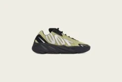 Adidas Originals Yeezy 700 MNVN - Resin -Feature Clothing Adidas Originals Yeezy 700 MNVN Resin GW9525 Feature 01 30 22 01 514a8b89 1c9a 4e84 a68c 72aa715cd1d1