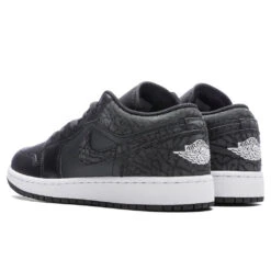 Air Jordan 1 Low SE (GS) - Off Noir/Black/White 8 Air Jordan 1 Low SE (GS) - Off Noir/Black/White -Feature Clothing Air Jordan 1 Low SE Off Noir Black White FB9908 001 12 28 23 Feature RV 4