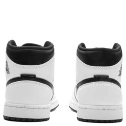 Air Jordan 1 Mid - White/Black 9 Air Jordan 1 Mid - White/Black -Feature Clothing Air Jordan 1 Mid White Black DQ8426 132 12 29 23 Feature KN 6