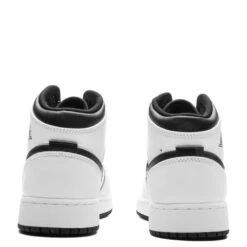 Air Jordan 1 Mid (GS) - White/Black 9 Air Jordan 1 Mid (GS) - White/Black -Feature Clothing Air Jordan 1 Mid GS White Black DQ8423 132 12 29 23 Feature KN 6