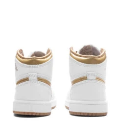 Jordan 1 Retro High OG (PS) - White/Metallic Gold/Gum Light Brown -Feature Clothing Air Jordan 1 Retro High OG PS White Metallic Gold Gum Light Brown FD2597 107 01 31 24 Feature KN 6