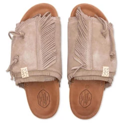 Christo Shaman-Folk - Sand 9 Christo Shaman-Folk - Sand -Feature Clothing Christo Shaman Folk Sand 0124102002001 SAND RV 7