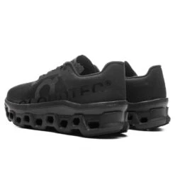 Cloudmonster - All Black 8 Cloudmonster - All Black -Feature Clothing Cloudmonster Black 61.99025 03 21 25 Feature KN 5