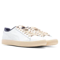 Feature Clothing -Feature Clothing Clyde Service Line White 393088 01 07 14 23 Feature JP 4