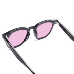 LONDI 01(V) 7 LONDI 01(V) -Feature Clothing Gentle Monster LONDI 01 V LONDI 01 V 05 10 23 Feature JP 4