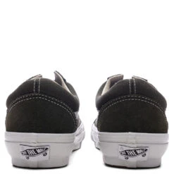 Vans Premium Old Skool - Grape Leaf -Feature Clothing LX Old Skool Grape Leaf VN000D56KCZ1 01 27 25 Feature KN 6