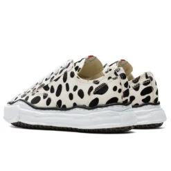 Peterson Low - Dalmatian 8 Peterson Low - Dalmatian -Feature Clothing Maison Mihara Yasuhiro Peterson Low Dalmatian A07FW737 DAL 08 21 2021 01 3