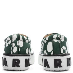 Marni X Carhartt WIP Slip-On Sneakers - Dark/Green 9 Marni X Carhartt WIP Slip-On Sneakers - Dark/Green -Feature Clothing Marni x Carhartt WIP Sneakers Dark Green SNZU013103 P4927 ZO265 01 12 23 Feature DV 6