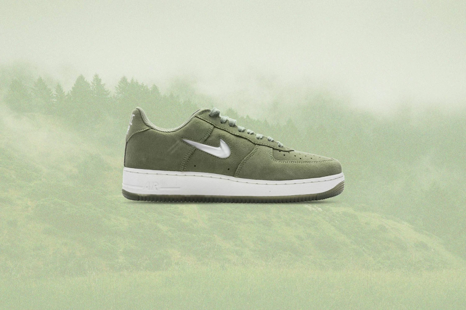 Nike Air Force 1 Low Retro Green Suede - Oil Green/Summit White 8 Nike Air Force 1 Low Retro Green Suede - Oil Green/Summit White - Image 6