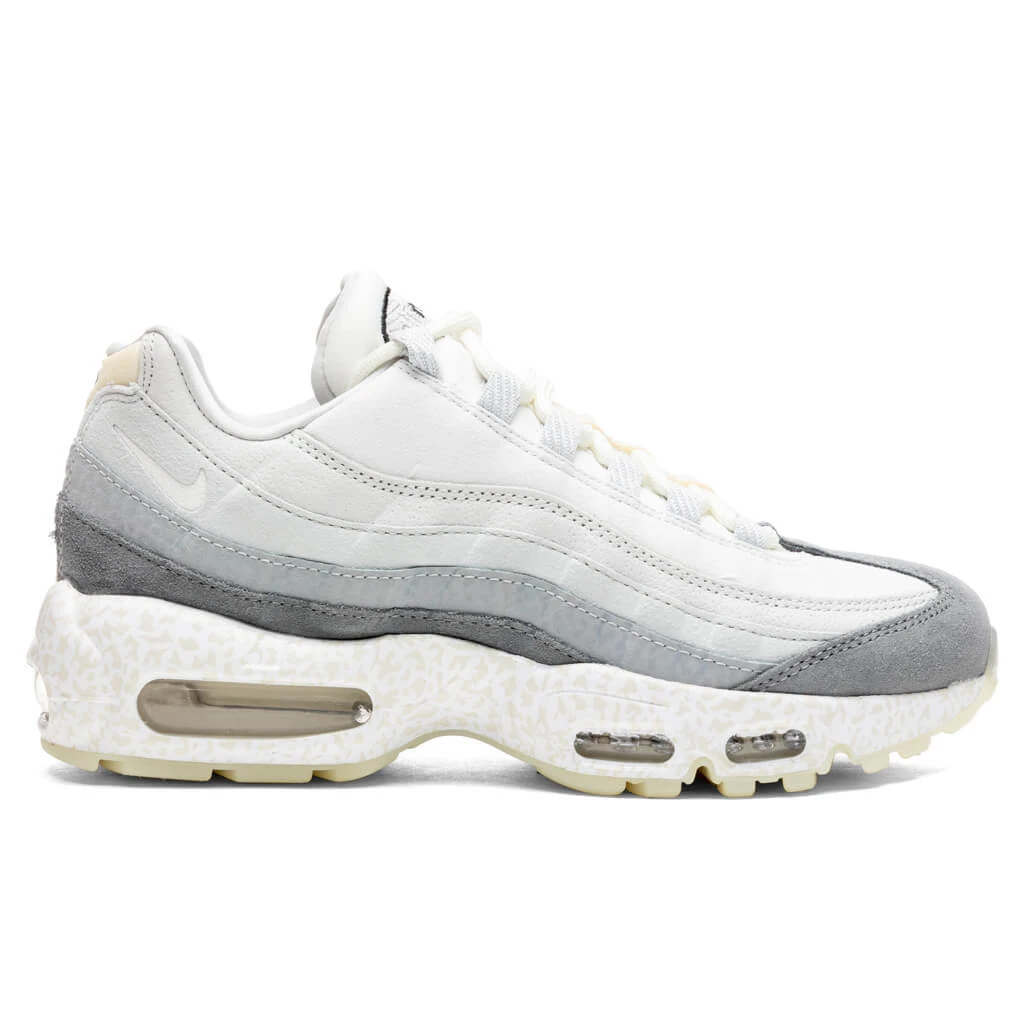 Nike Air Max 95 QS "Light Bone" - Summit White/Light Bone 3 Nike Air Max 95 QS "Light Bone" - Summit White/Light Bone
