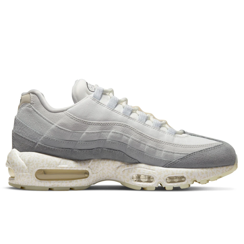 Nike Air Max 95 QS "Light Bone" - Summit White/Light Bone 7 Nike Air Max 95 QS "Light Bone" - Summit White/Light Bone - Image 5