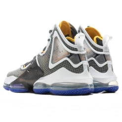 Nike Lebron 19 - Black/University Gold/Persian Violet 8 Nike Lebron 19 - Black/University Gold/Persian Violet -Feature Clothing Nike Lebron 19 Black University Gold Persian Violet CZ0203 002 05 01 22 Feature 19