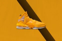 Nike Lebron 19 - University Gold/Black -Feature Clothing Nike Lebron 19 University Gold Black CZ0203 700 Feature 05 29 22 01