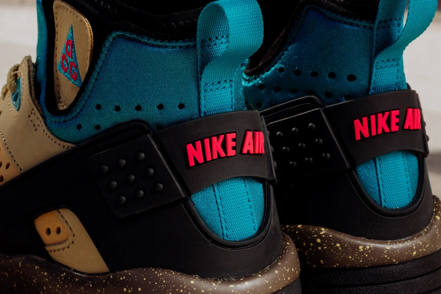 Nike ACG Air Mowabb - Twine/Fusion Red/Club Gold 9 Nike ACG Air Mowabb - Twine/Fusion Red/Club Gold - Image 7