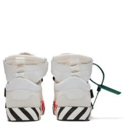 High Top Vulcanized Leather - White/black 9 High Top Vulcanized Leather - White/black -Feature Clothing Off White c o Virgil Abloh High Top Vulcanized Leather White black OMIA225C99LEA0010110 09 18 22 Feature JORDAN 6