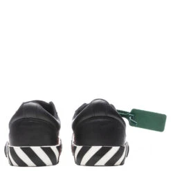 Low Vulcanized Calf Leather - Black/White 9 Low Vulcanized Calf Leather - Black/White -Feature Clothing Off White c o Virgil Abloh Low Vulcanized Calf Leather Black White OMIA085C99LEA0011001 09 18 22 Feature DUKE 5