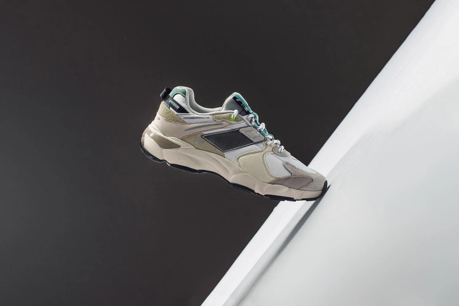 Puma X Helly Hansen LQD Cell Extol - Glacier Grey/Whisper White 5 Puma X Helly Hansen LQD Cell Extol - Glacier Grey/Whisper White - Image 3