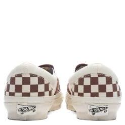 Vans Premium Slip-On 98 - Checkerboard Coffee -Feature Clothing Slip On Reissue 98 LX Checkerboard Coffee VN000CSECFF 04 05 24 Feature KN 6