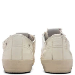 Golden Goose V-Star 2 Nappa Nabuk Star - Dirty White/Black 9 Golden Goose V-Star 2 Nappa Nabuk Star - Dirty White/Black -Feature Clothing V Star 2 Nappa Nabuk Star Dirty White Black GMF00129.F003996.11360 05 11 24 Feature KN 6