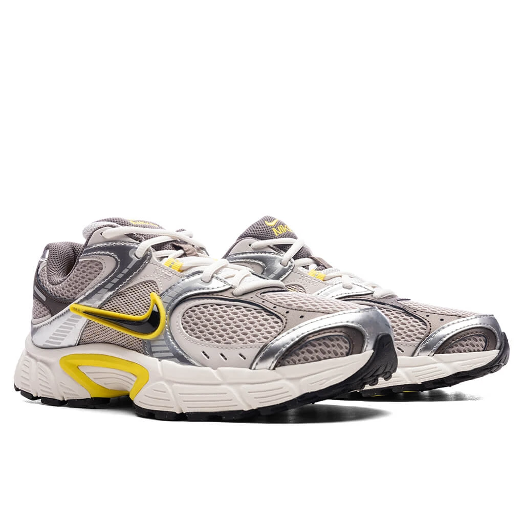 Nike V5 RNR - College Grey/Black/Lightening/Vast Grey 4 Nike V5 RNR - College Grey/Black/Lightening/Vast Grey - Image 2