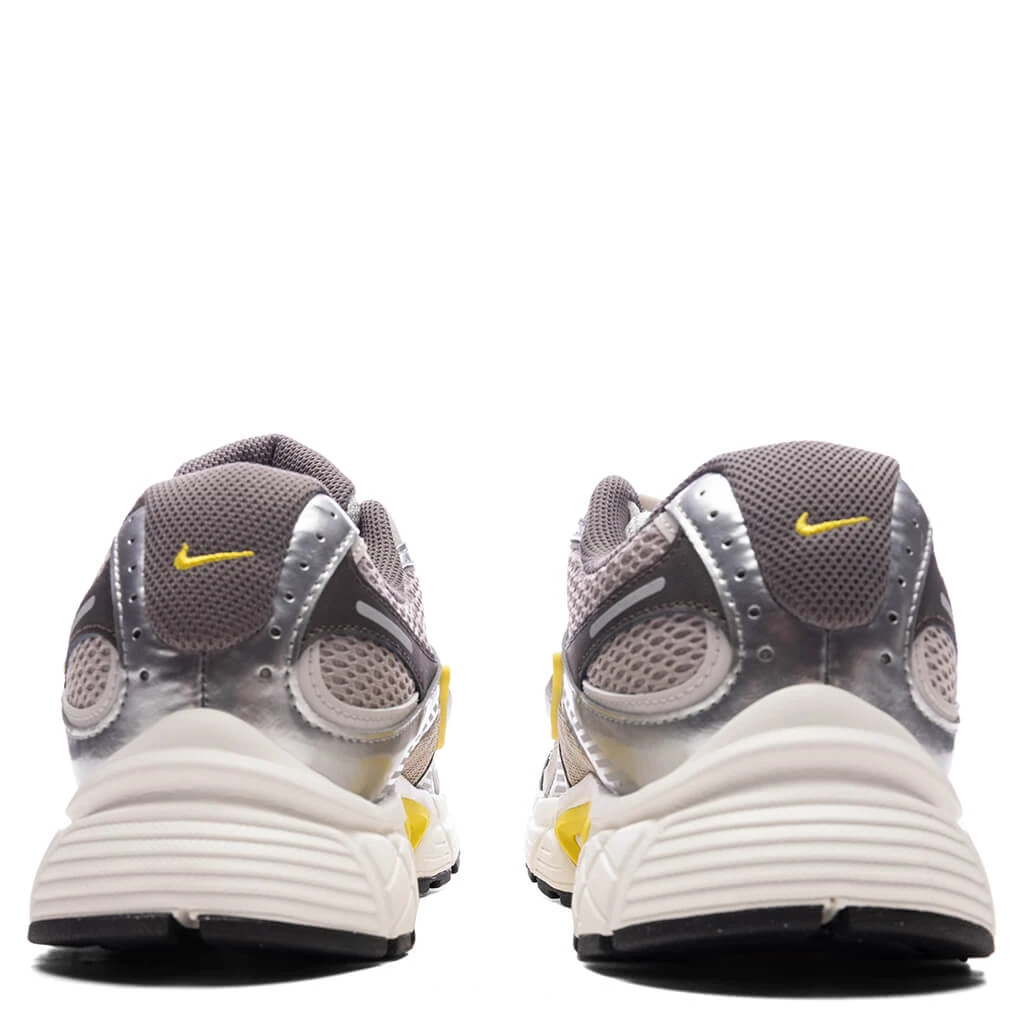 Nike V5 RNR - College Grey/Black/Lightening/Vast Grey 6 Nike V5 RNR - College Grey/Black/Lightening/Vast Grey - Image 4