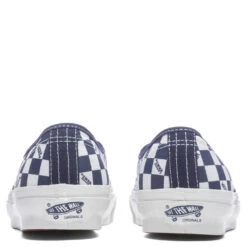 OG Authentic LX - Checkerboard/Dress Blue 9 OG Authentic LX - Checkerboard/Dress Blue -Feature Clothing Vans Vault OG Authentic LX Checkerboard Dr VN0A5FBDLKZ 11 19 22 Feature JM 6