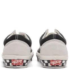 OG Old Skool LX "Bumper Cars" - Marshmallow/Black 9 OG Old Skool LX "Bumper Cars" - Marshmallow/Black -Feature Clothing Vans Vault OG Old Skool LX Bumper Cars Marshmallow Black VN0A4P3X4NO 03 25 2021 01 4