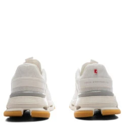 On Women's Cloudnova Form 2 - White/Ivory 9 On Women's Cloudnova Form 2 - White/Ivory -Feature Clothing Women s Cloudnova Form White Ivory 3WE30170924 09 17 25 Feature VR 8