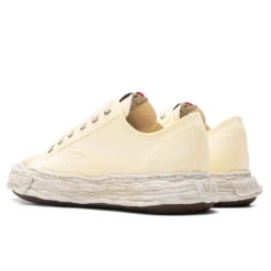 Peterson 23 Low - White -Feature Clothing untitled 05 03 24 Feature RV 76